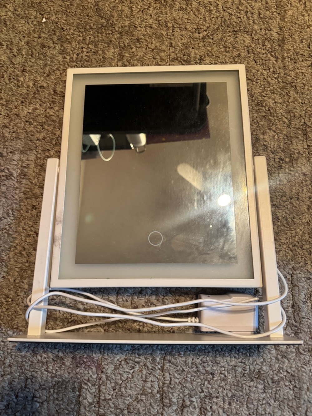 White LED light desktop vanity mirror